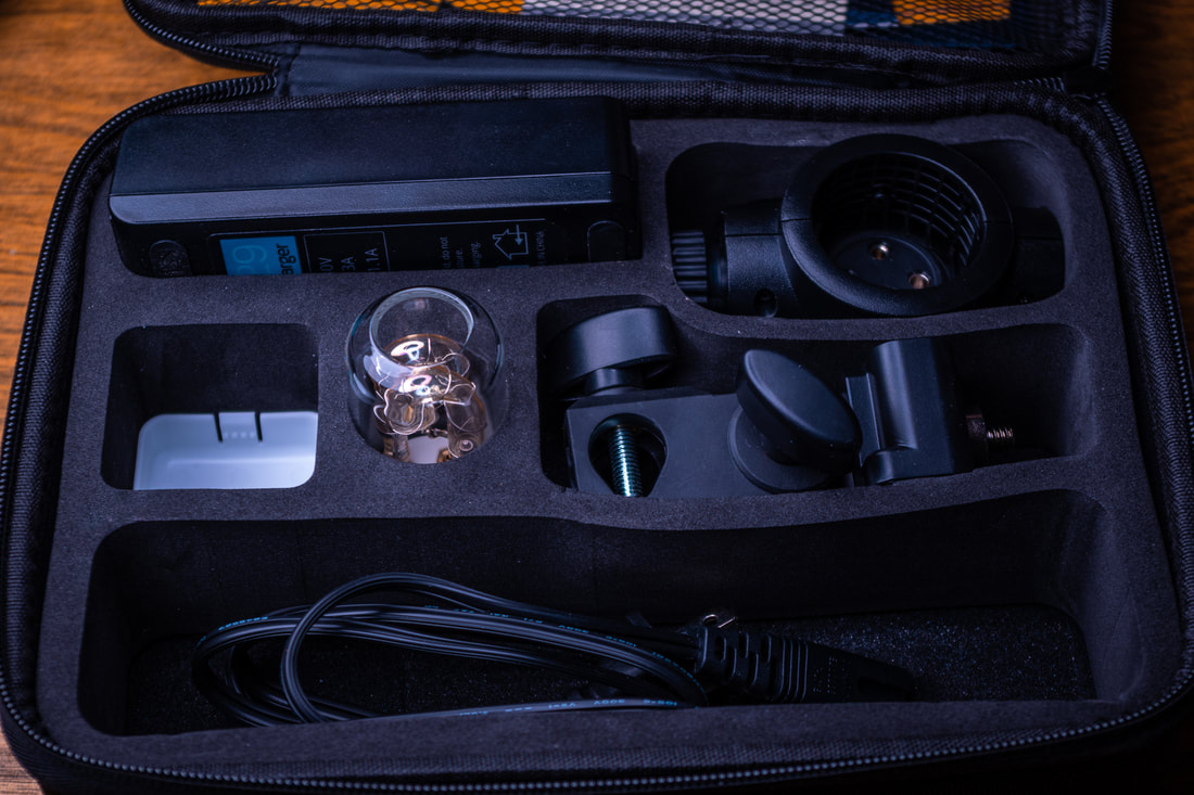 Flashpoint eVolv 200 carrying case and accessories