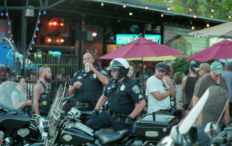The Motor-Unit officers seemed chill and downright friendly in Fayetteville. Portra 800 displaying a great color pallete and fine grain early in the evening. (w/ Minolta X-700)